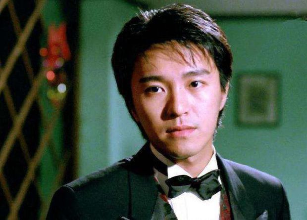 Châu Tinh Trì là siêu sao phim hài của Hồng Kông, cũng như được quốc tế đánh giá cao với tư cách là một diễn viên, đạo diễn và nhà sản xuất phim. Giống như nhiều cậu bé khác, anh được Lý Tiểu Long truyền cảm hứng để trở thành một ngôi sao võ thuật khi xem Đường Sơn Đại Huynh năm 9 tuổi. Sau một vài năm tham gia phim truyền hình TVB, Châu Tinh Trì với Final Justice - Phích Lịch Tiên Phong (1988), bộ phim đã thu hút sự chú ý của mọi người đối với anh và giúp anh đoạt giải Kim Mã cho Nam diễn viên phụ xuất sắc nhất.  Sau đó, anh đóng vai chính trong một loạt phim hài, tạo cho mình một vị trí vững chắc trong lịch sử điện ảnh Hồng Kông với tư cách là ông hoàng phim hài với thương hiệu hài hước đặc biệt - được biết đến bằng tiếng Quảng Đông là mo lei tau (冇厘頭). Fight Back to School (1991) trở thành bộ phim có doanh thu cao nhất Hồng Kông vào thời điểm đó, còn có sự tham gia của Ngô Mạnh Đạt, người đã hợp tác với Châu Tinh Trì trong nhiều bộ phim hài khác.  Năm 1994, Châu Tinh Trì bắt đầu vai trò đạo diễn. Các bộ phim Shaolin Soccer (2001), Kung Fu Hustle (2004) và CJ7 (2006) - tất cả đều do anh làm đạo diễn và đóng vai chính - đã mang về cho anh nhiều giải thưởng khác nhau và thành công tại phòng vé. Bộ phim Mỹ nhân ngư năm 2016 của anh đã phá vỡ nhiều kỷ lục phòng vé trước đây, trở thành bộ phim có doanh thu cao nhất mọi thời đại; Châu Tinh Trì được xếp hạng là đạo diễn có doanh thu cao thứ 9 "Top-Grossing Hollywood Directors" năm 2016.  Tác phẩm phải xem: Tricky Brains , còn được gọi là The Ultimate Trickster , với sự tham gia của Lưu Đức Hoa, Ngô Mạnh Đạt.