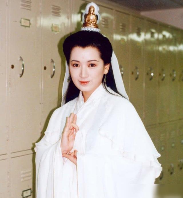 Năm 1996, Cung Từ Ân trở lại TVB và đóng vai Quan Âm Bồ Tát trong tác phẩm Tây du ký. Gương mặt nhân hậu của cô được đánh già là Quan Âm kinh điển không dễ gì thay thế được.