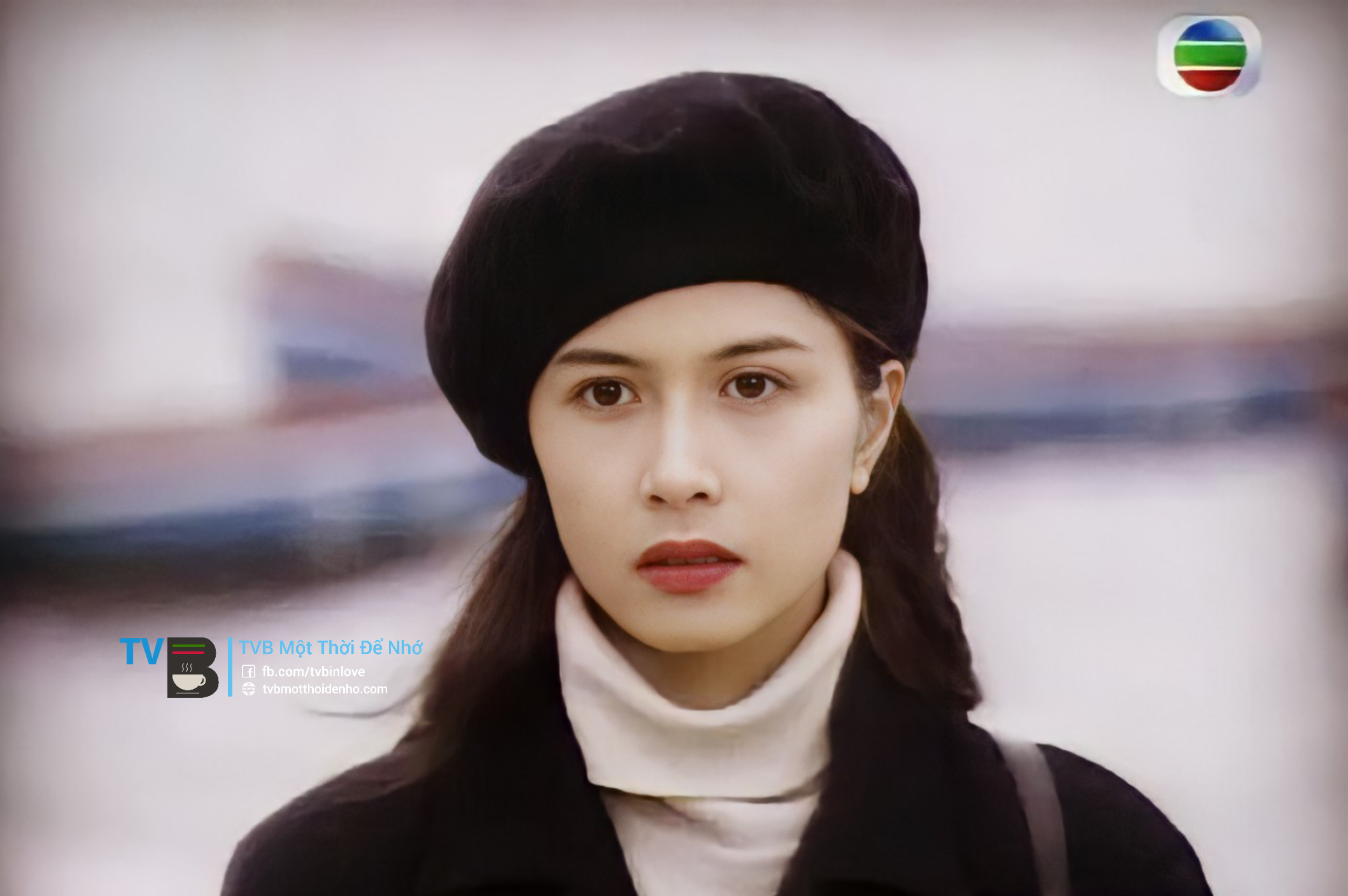 Especially the role of "Vi Hai Di" in "The 3rd French Type" highlights Thieu My Ky's acting skills. In the movie, she appears with long hair, wearing a beret (Beret) full of girly. This look is truly unforgettable.
